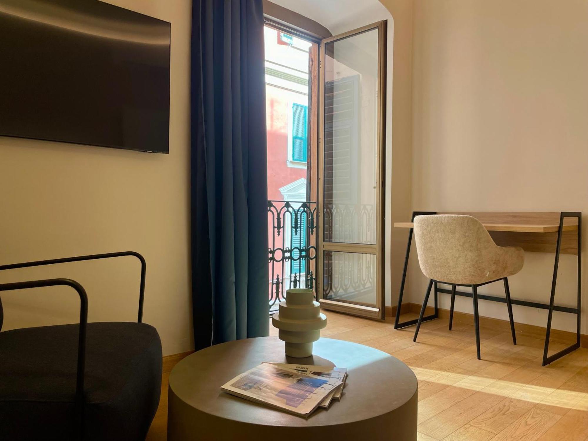 Relstay - Assarotti Suites Genoa Bagian luar foto