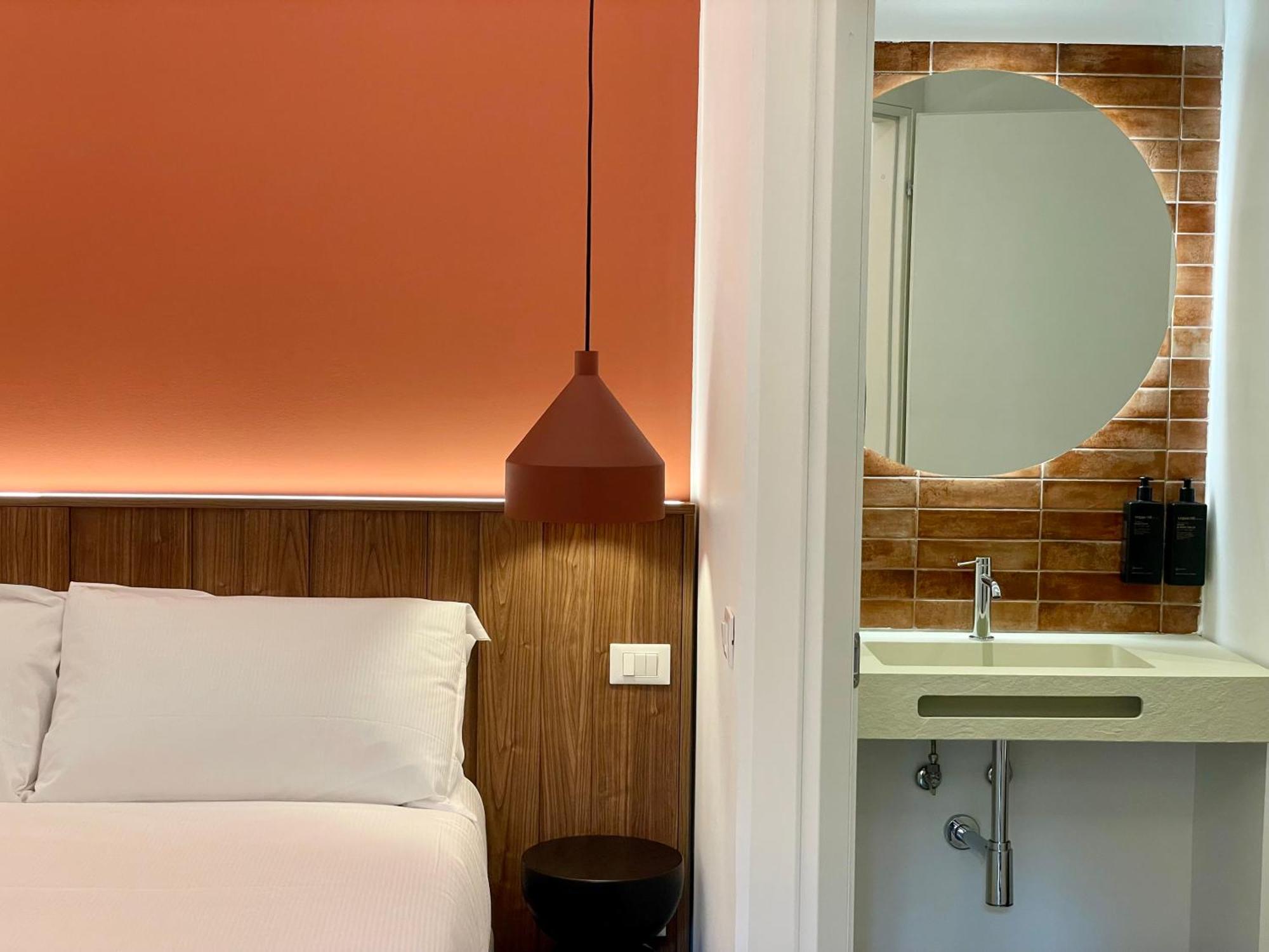 Relstay - Assarotti Suites Genoa Bagian luar foto