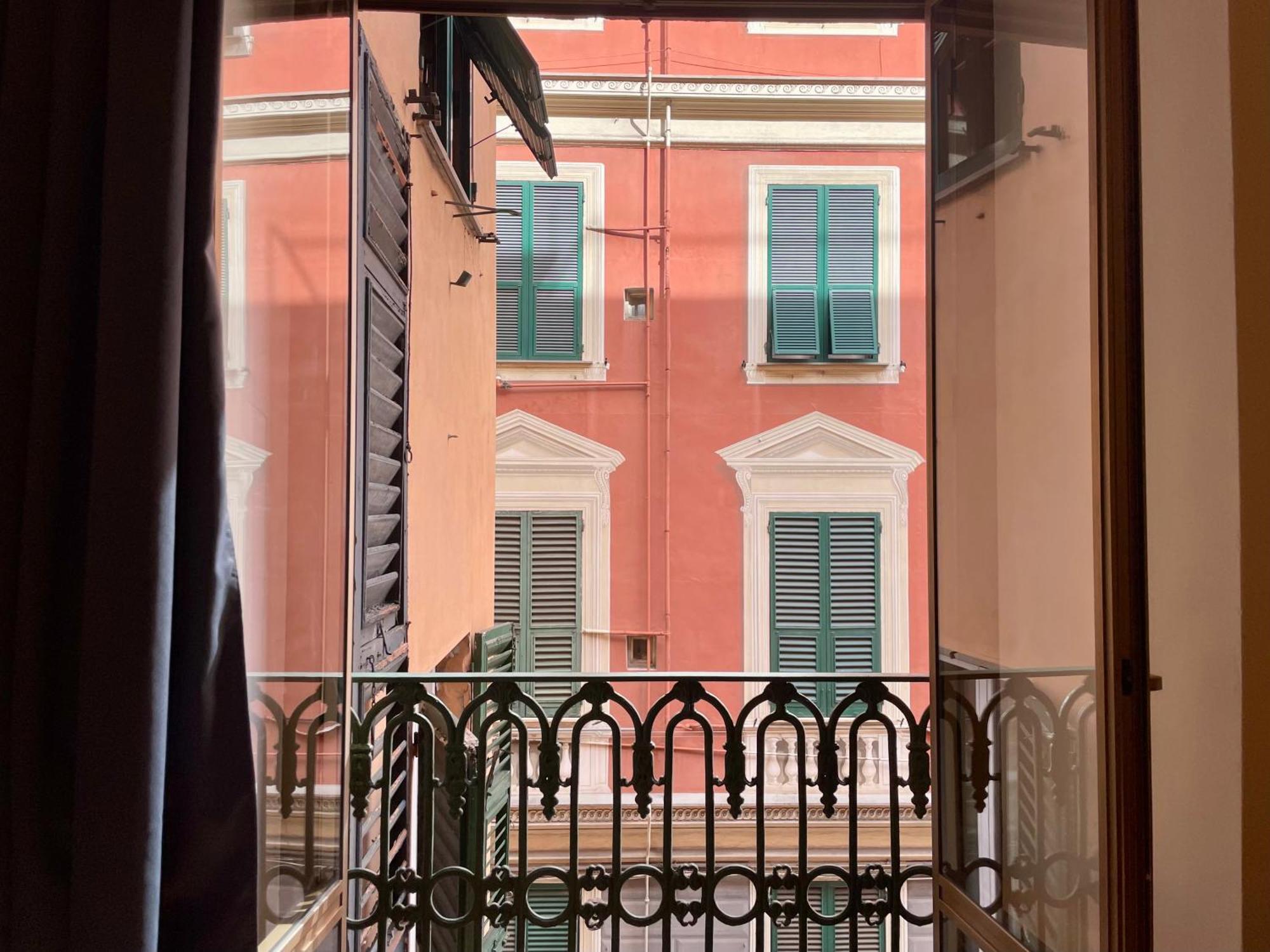 Relstay - Assarotti Suites Genoa Bagian luar foto