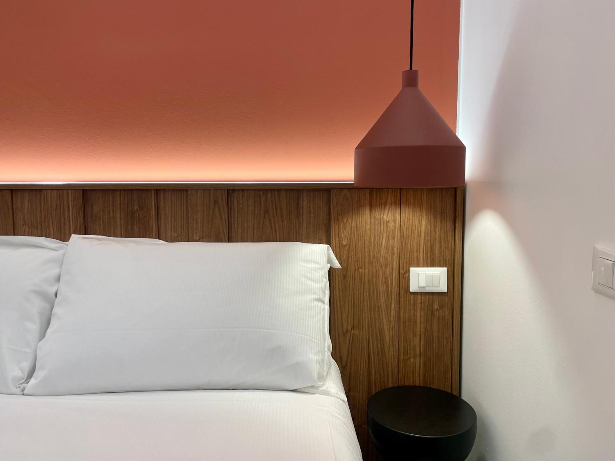 Relstay - Assarotti Suites Genoa Bagian luar foto