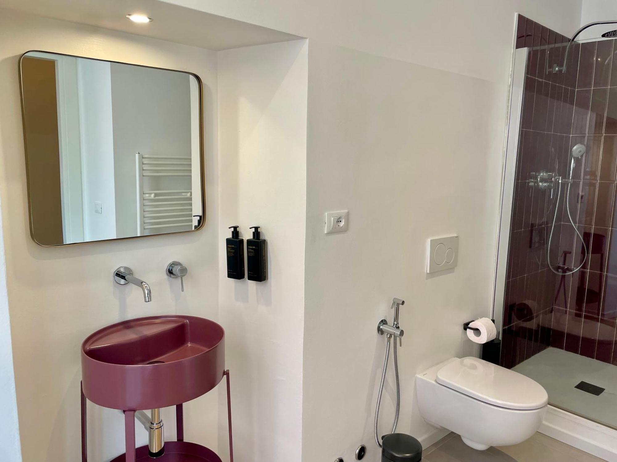 Relstay - Assarotti Suites Genoa Bagian luar foto