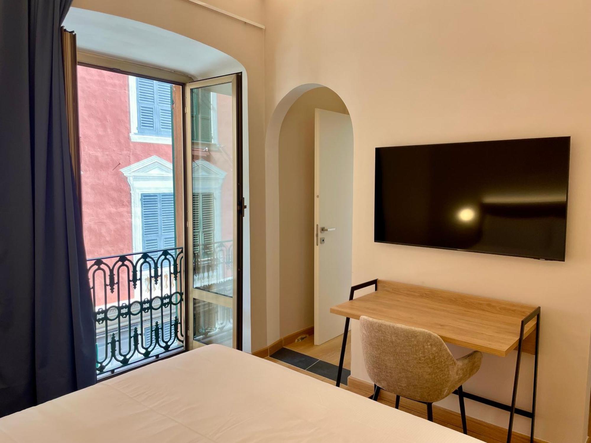 Relstay - Assarotti Suites Genoa Bagian luar foto