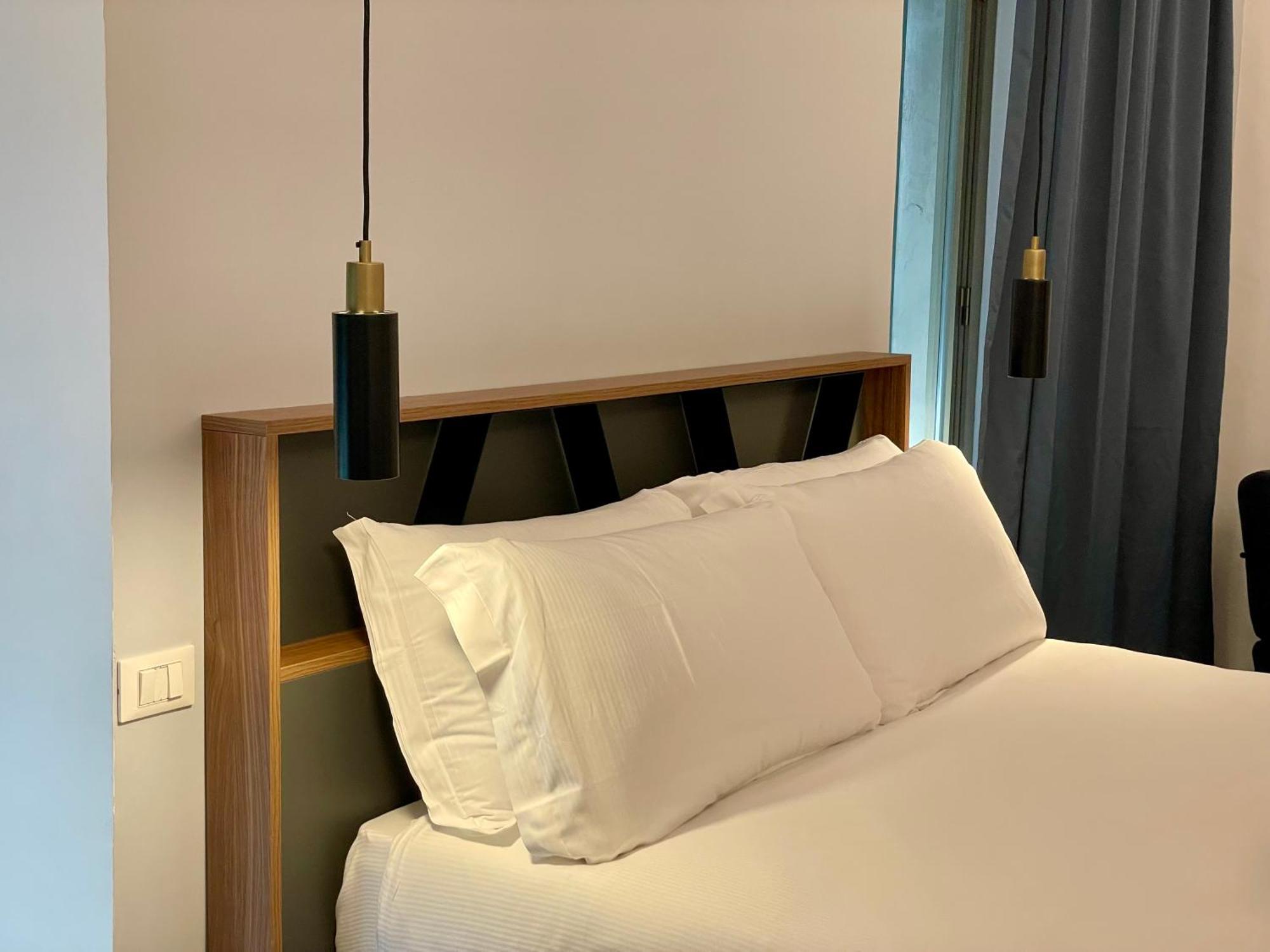 Relstay - Assarotti Suites Genoa Bagian luar foto